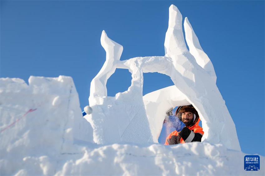 Harbin realiza 26o Concurso Internacional de Esculturas de Neve