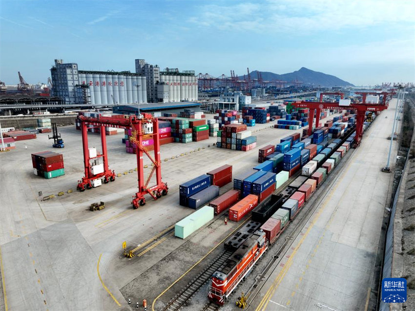 Lianyungang assegura despacho contínuo de mercadorias na rota ferroviária China-Europa