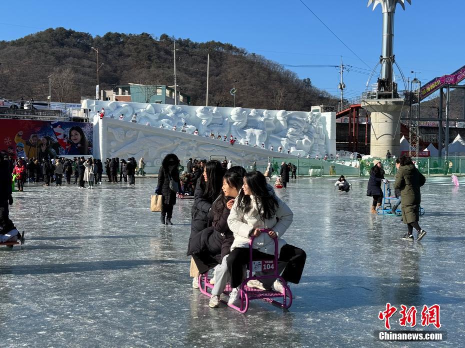 Esculturas de gelo de Harbin causam furor na Coreia do Sul