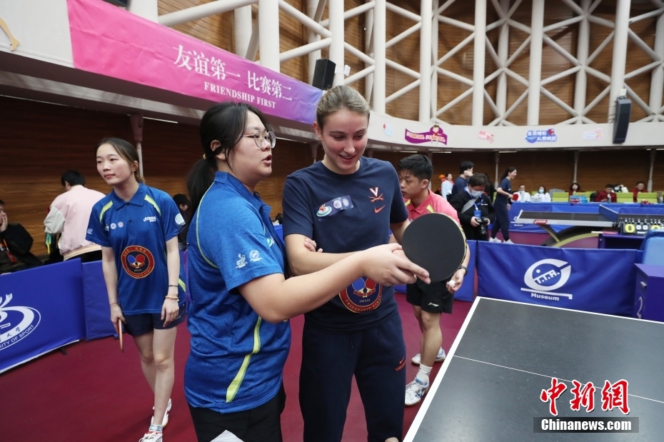 Jovens chineses e americanos refor?am amizade inspirados na 