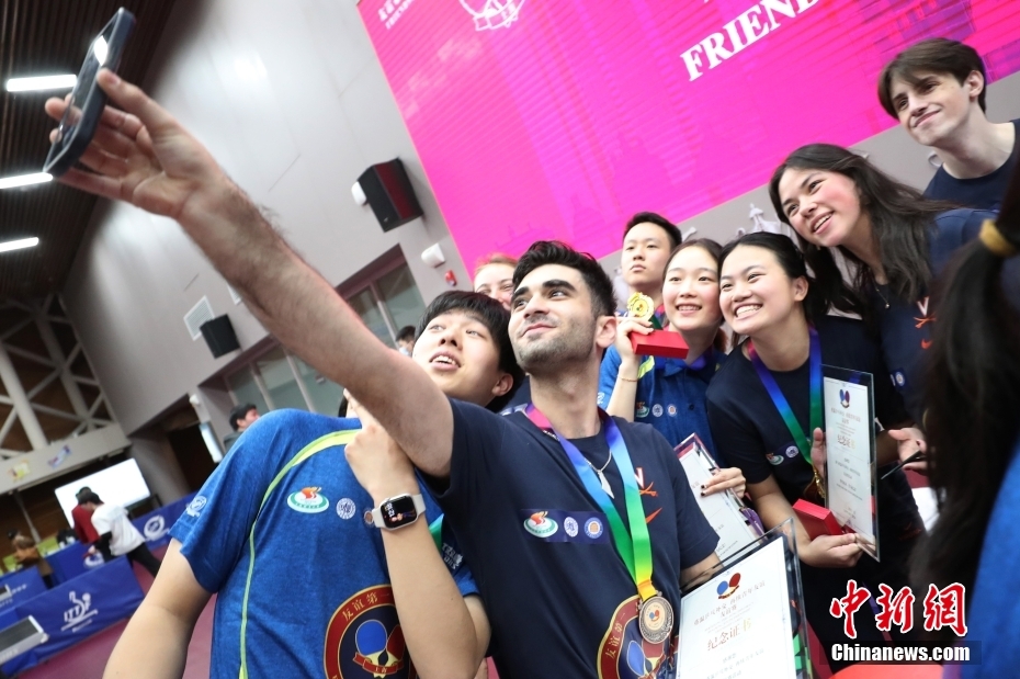 Jovens chineses e americanos refor?am amizade inspirados na 