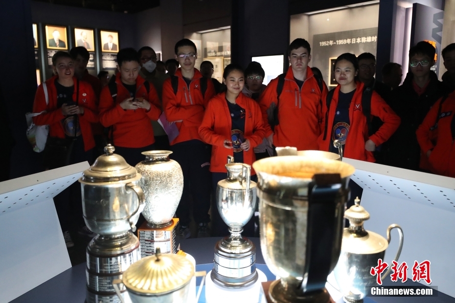 Jovens chineses e americanos refor?am amizade inspirados na 