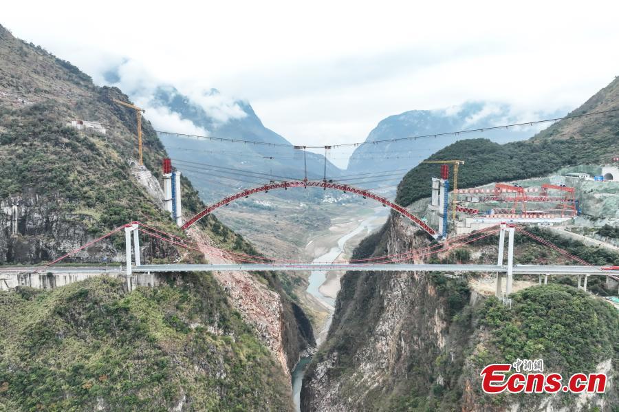 Galeria: ponte Wumengshan é conectada à via expressa Nayong-Qinglong