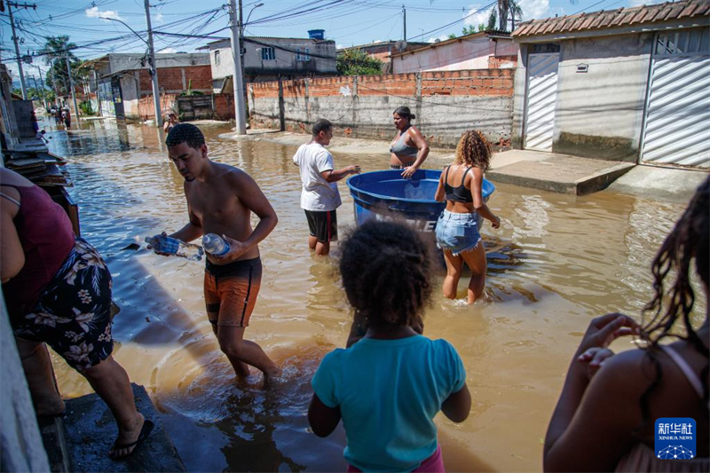 Rio de Janeiro inicia reconstru??o após período de chuvas torrenciais
