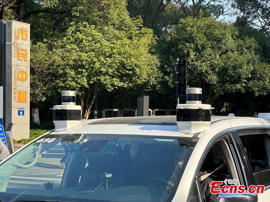 Servi?os de RoboTaxi iniciam opera??o experimental em Hangzhou