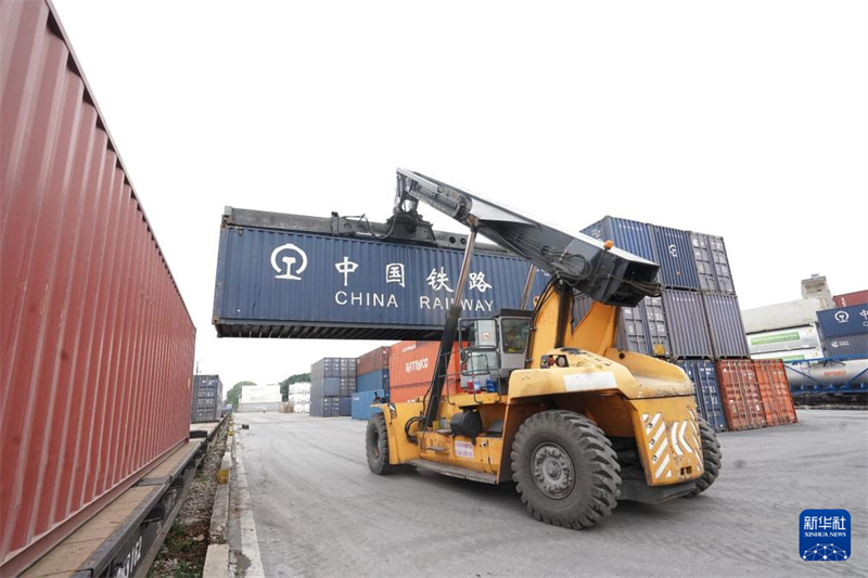 Trem de carga China-Vietn? impulsiona comércio entre os dois países