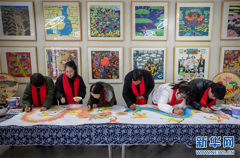 Galeria: costumes populares nas pinturas d?o boas-vindas ao Ano do Drag?o