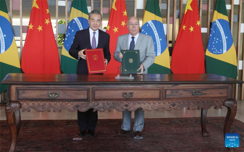 China e Brasil prometem fortalecer sinergia de estratégias de desenvolvimento e ampliar coopera??o em campos emergentes
