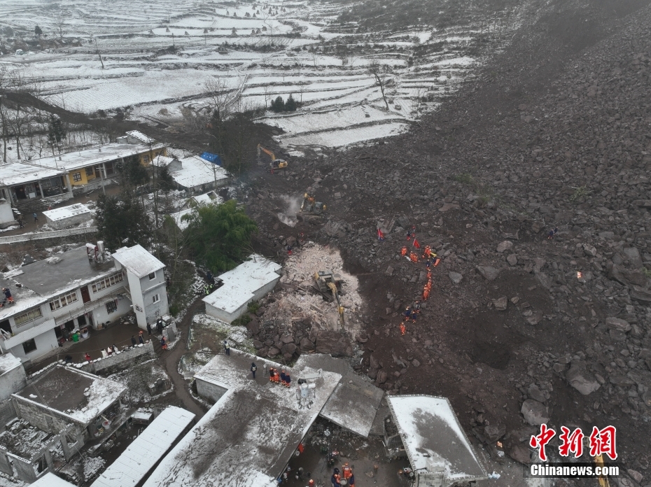 Número de mortos sobe para 31 em deslizamento de terra no sudoeste da China