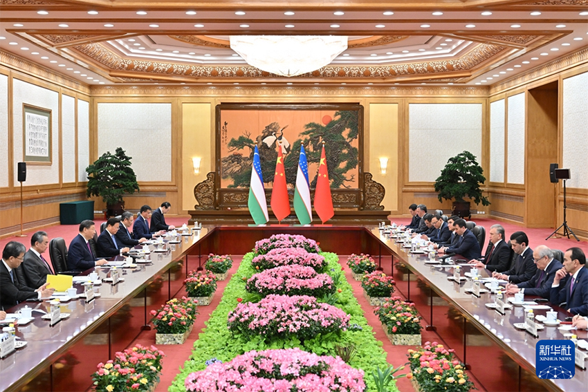 Xi Jinping e presidente do Uzbequist?o realizam conversa??es e elevam la?os parceria estratégica abrangente sob todos os climas para uma nova era