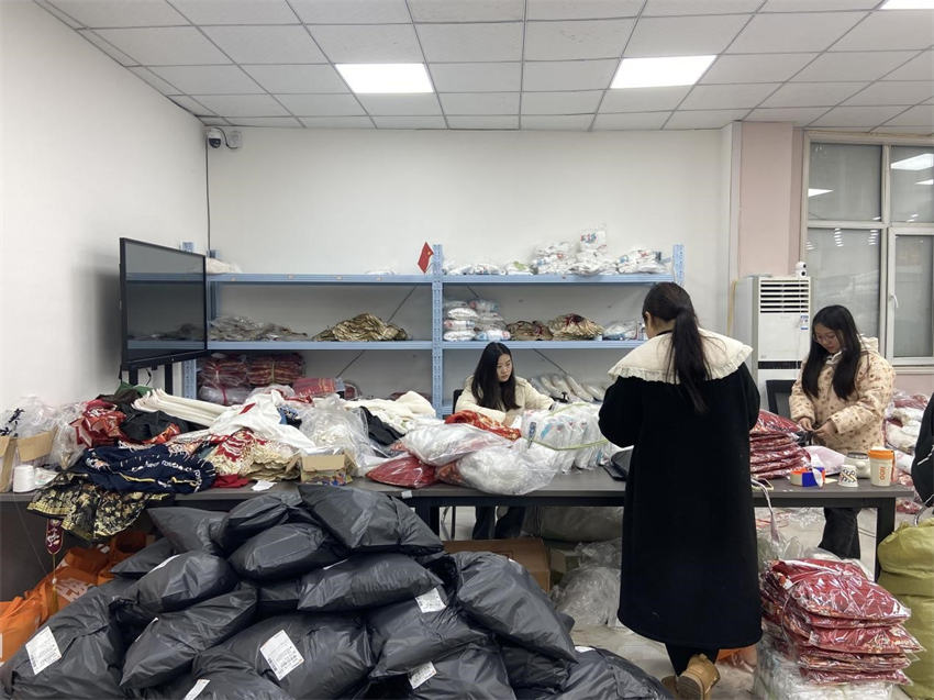 Vendas de Hanfu aumentam em Caoxian, leste da China