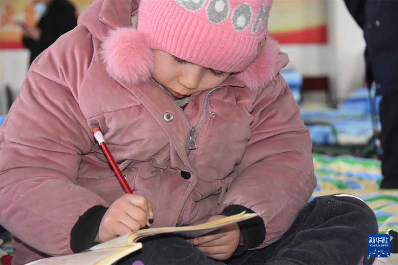 Necessidades de vida dos afetados pelo terremoto em Xinjiang est?o garantidas