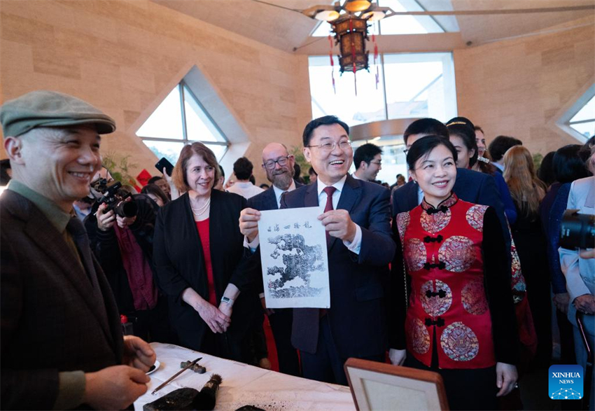 Embaixador chinês nos EUA pede fim de obstáculos a intercambios educacionais