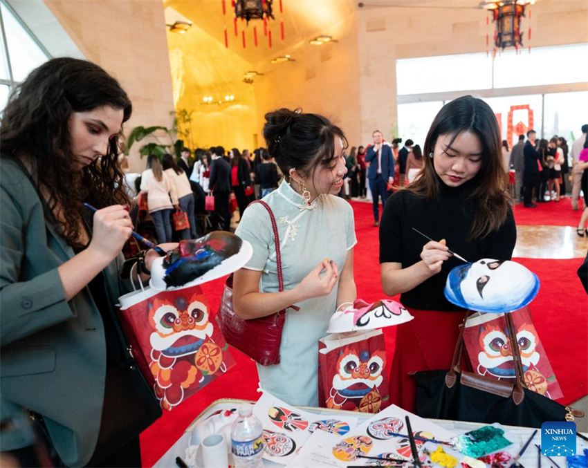 Embaixador chinês nos EUA pede fim de obstáculos a intercambios educacionais