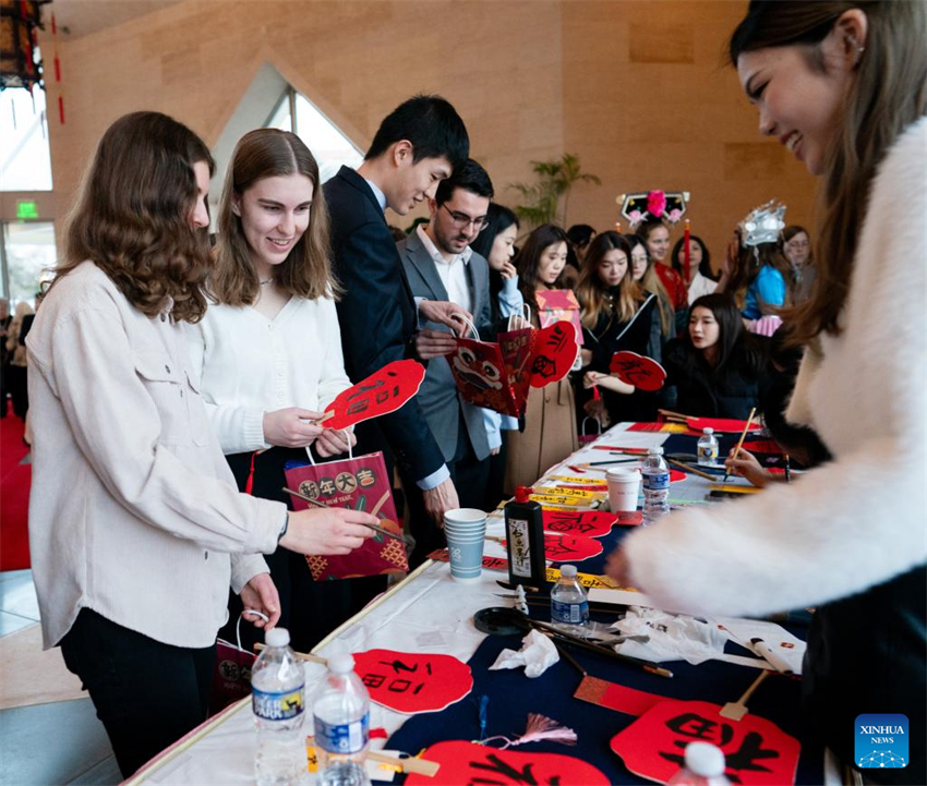 Embaixador chinês nos EUA pede fim de obstáculos a intercambios educacionais