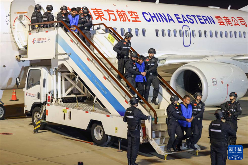 10 suspeitos de fraude no norte de Mianmar s?o escoltados com sucesso para China