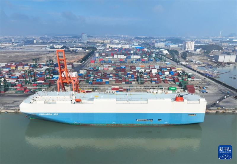 Galeria: província de Fujian torna-se importante canal de exporta??o de veículos ro-ro