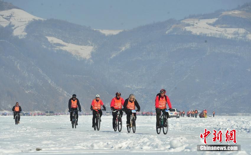 Primeira Maratona de Patina??o no Gelo inaugurada em Jilin