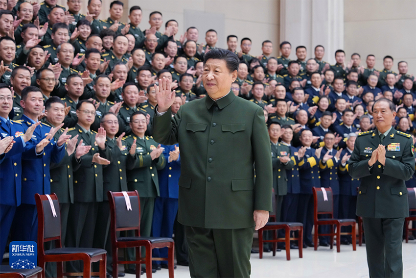 Xi Jinping inspeciona tropas estacionadas em Tianjin e estende sauda??es a todos os militares