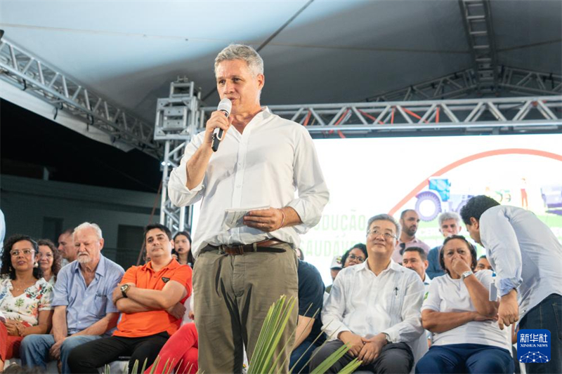 Agricultura mecanizada chinesa auxilia agricultura familiar no Brasil