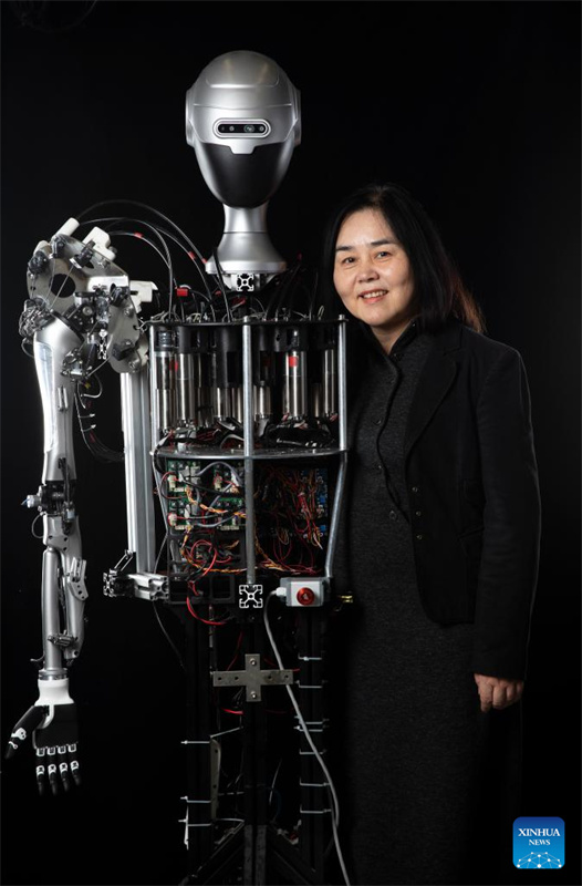 Rob?s humanoides fazem estreia pública em Beijing