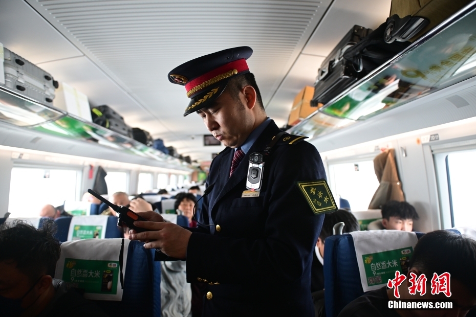 Primeira ferrovia alpina de alta velocidade do mundo impulsiona turismo no nordeste da China
