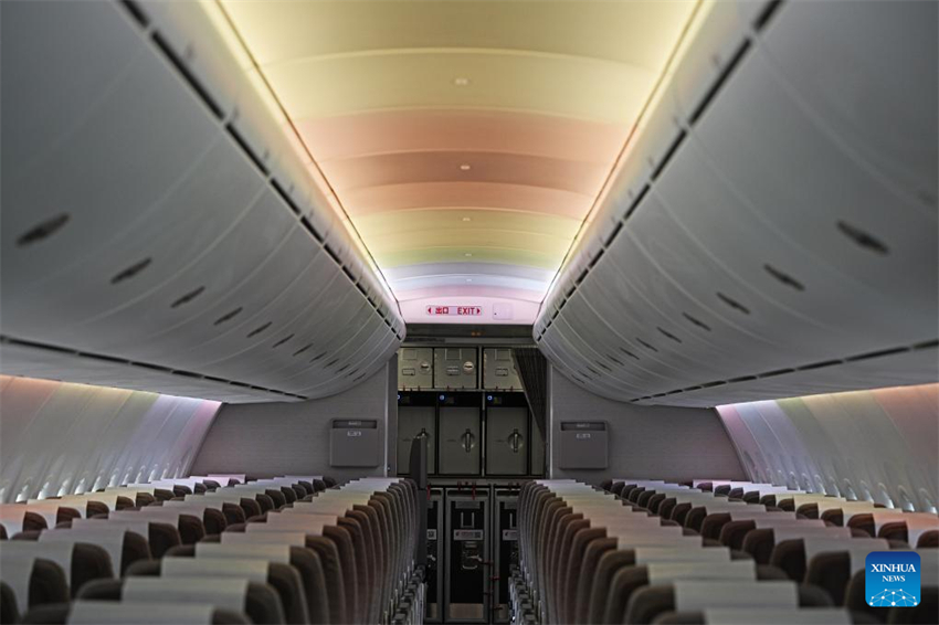 Avi?o comercial chinês C919 estreia no Airshow de Cingapura