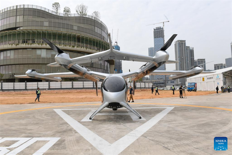 Aeronave eVTOL completa primeiro voo de demonstra??o intermunicipal em Shenzhen, sul da China