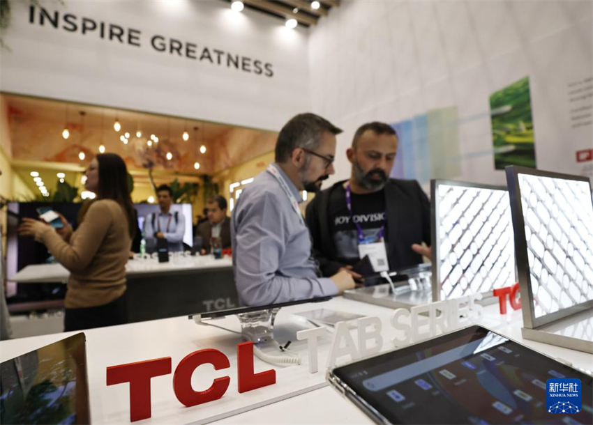 Empresas de tecnologia chinesas marcam presen?a no MWC