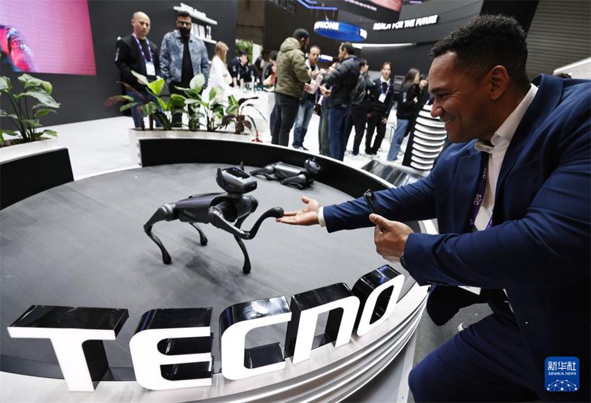 Empresas de tecnologia chinesas marcam presen?a no MWC