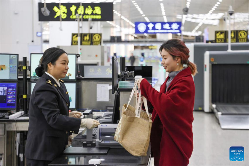 Ilha chinesa de Hengqin extingue tarifas para maioria das importa??es de Macau