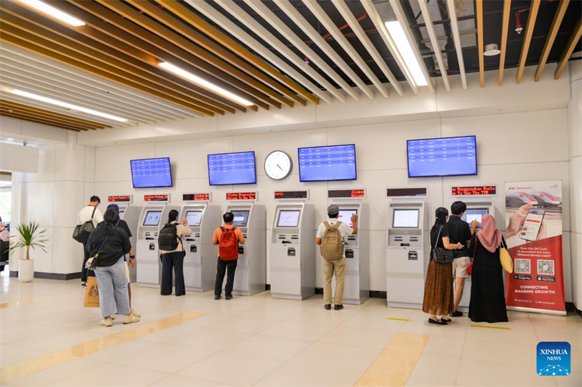 Ferrovia de alta velocidade Jakarta-Bandung supera marca de 2 milh?es de passageiros