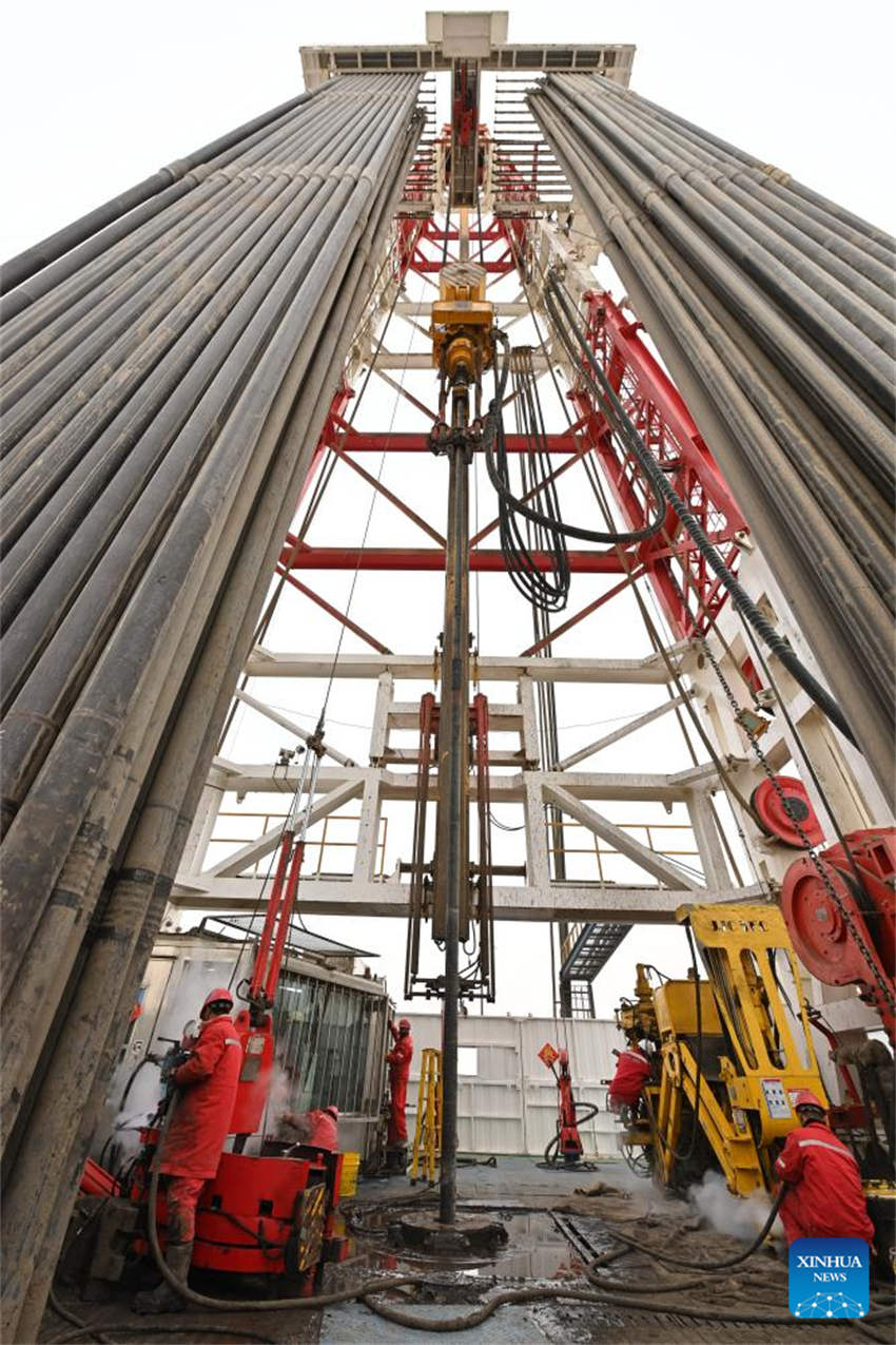 Perfura??o de po?o profundo na China ultrapassa 10 mil metros