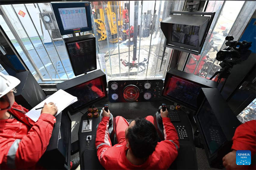 Perfura??o de po?o profundo na China ultrapassa 10 mil metros