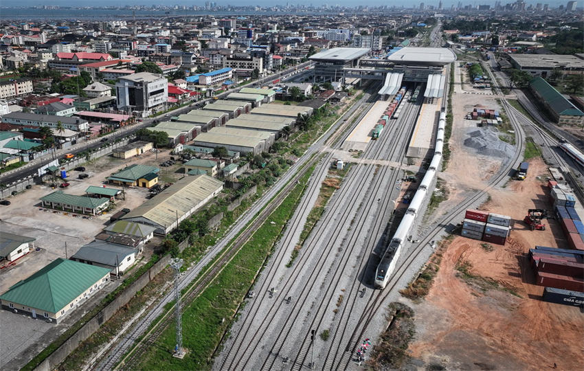 Nigéria: ferrovia Lagos–Ibadan, construída por empresas chinesas, avan?a a moderniza??o local