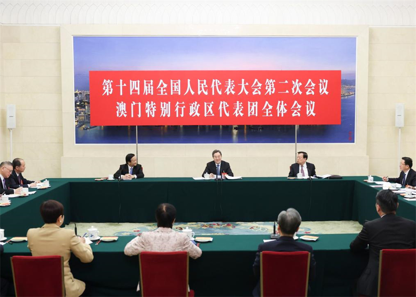 Líderes chineses participam de delibera??es na sess?o legislativa anual