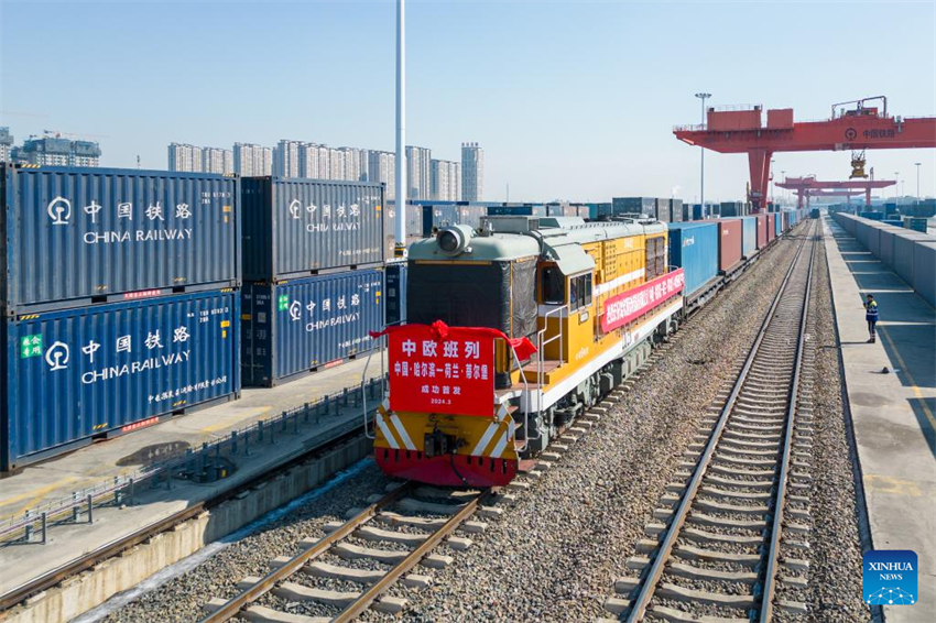 Servi?o de trem de carga China-Europa conecta província fronteiri?a chinesa e Holanda