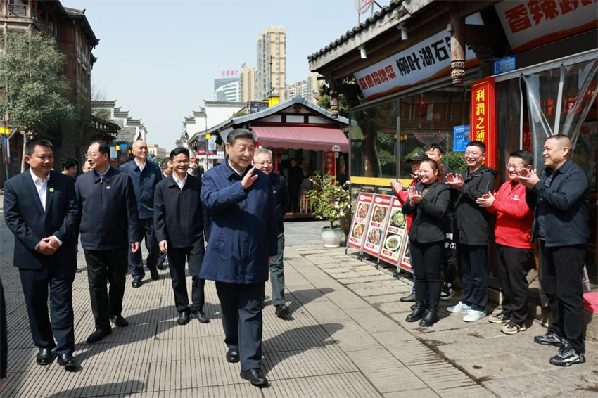 Xi Jinping inspeciona Changde, na província central chinesa de Hunan