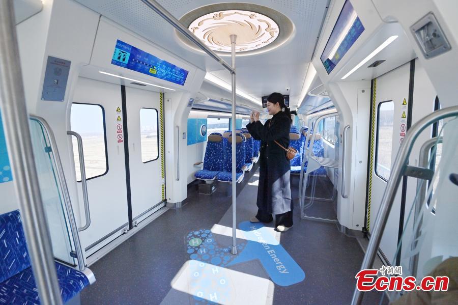 Primeiro trem urbano movido a hidrogênio da China conclui teste