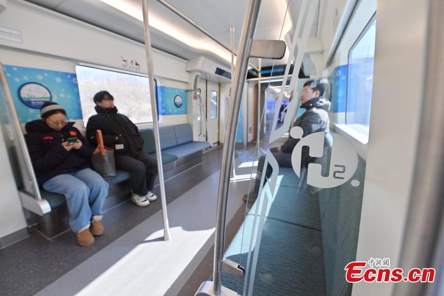Primeiro trem urbano movido a hidrogênio da China conclui teste