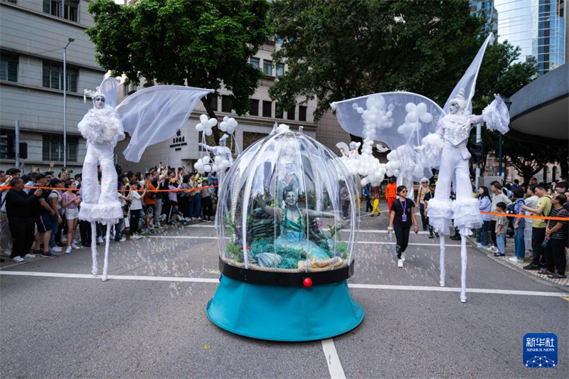 Macau comemora retorno à pátria com desfile internacional