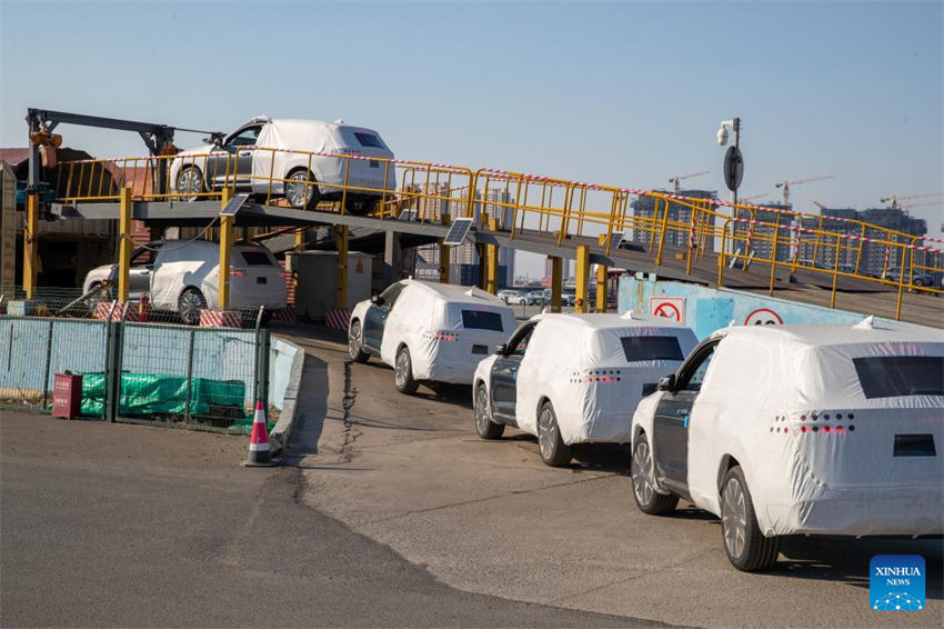 Heilongjiang lan?a trem de carga JSQ de Harbin para a Europa