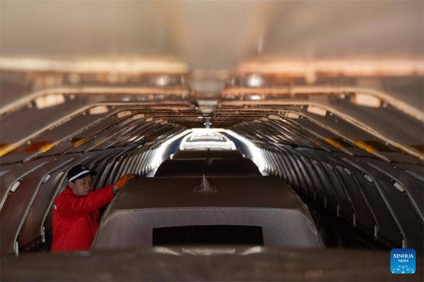 Heilongjiang lan?a trem de carga JSQ de Harbin para a Europa