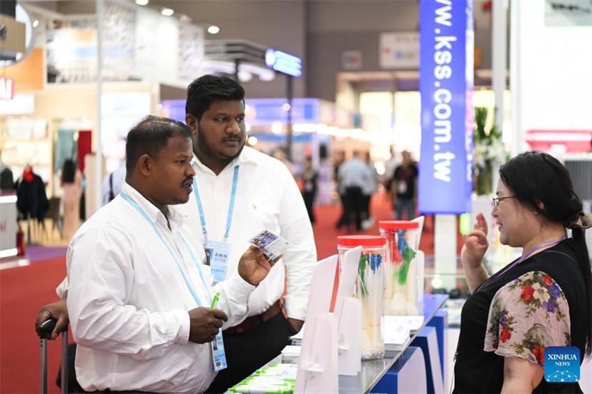 Feira de Cant?o é inaugurada na China com aumento de compradores estrangeiros