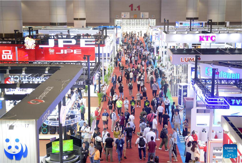 Feira de Cant?o é inaugurada na China com aumento de compradores estrangeiros