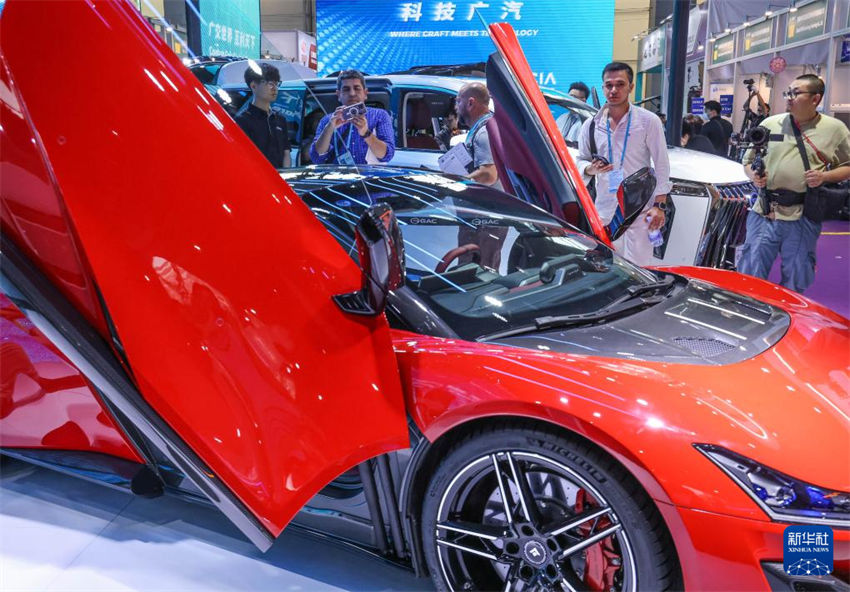 Veículos de novas energias atraem aten??o na Feira de Cant?o