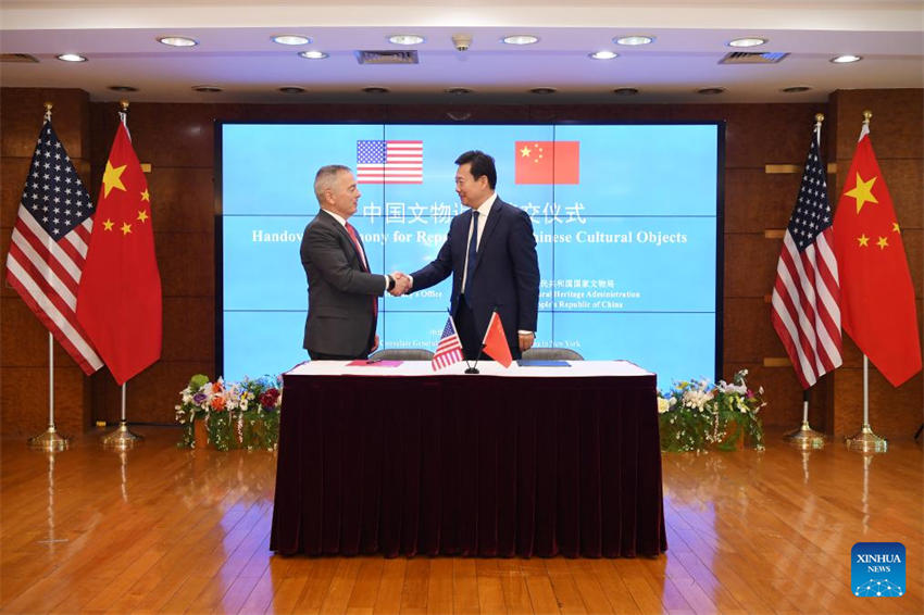 EUA devolvem 38 pe?as deobjetos culturais à China