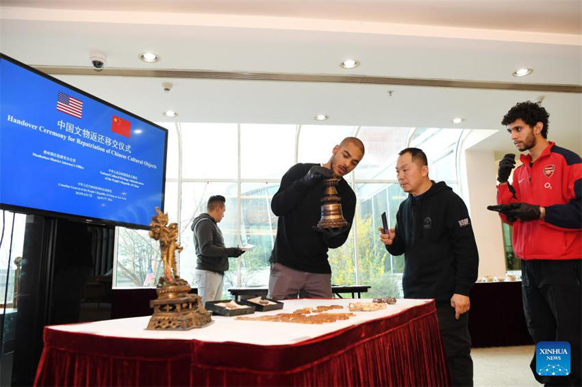 EUA devolvem 38 pe?as deobjetos culturais à China