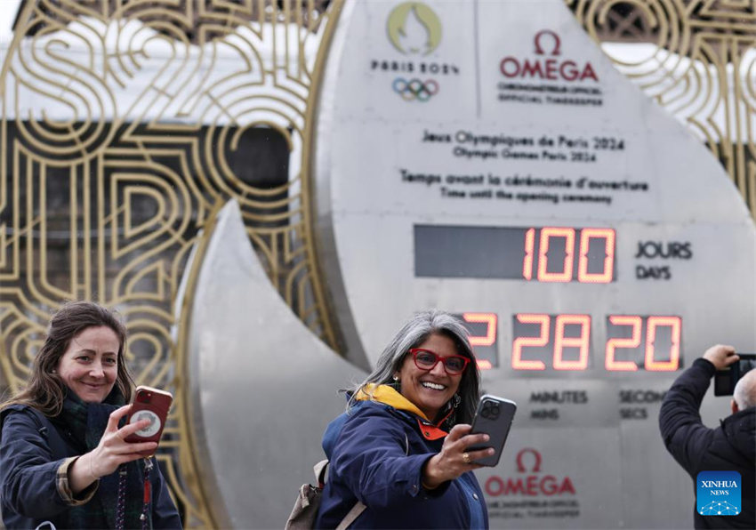 Cerim?nia é realizada para comemorar 100 dias de contagem regressiva para os Jogos Olímpicos de Paris 2024