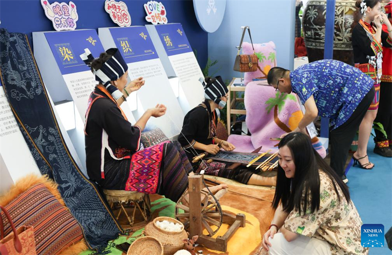 4a Exposi??o Internacional de Produtos de Consumo da China termina em Hainan